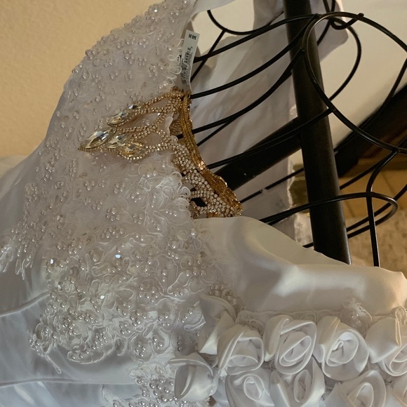 Wedding Gown - Picture 9 of 13